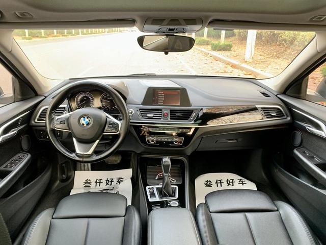 BMW i4 M50 2018 car image #11