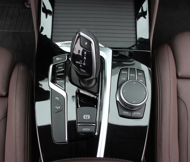 BMW X4 2021 car image #11