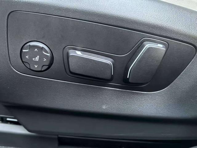 BMW M5 New Energy car image #11