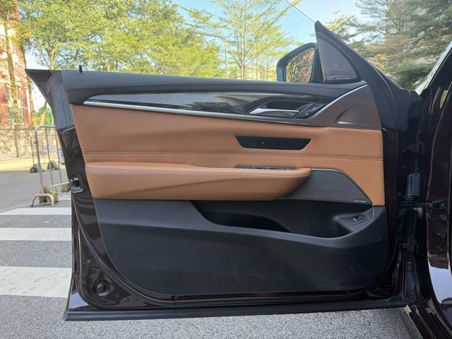 BMW 6 Series GT 2018 #11 BMW 6 Series GT 2018 car image #11