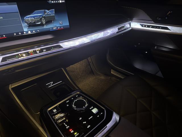 BMW M240i 2024 immagine di auto #11