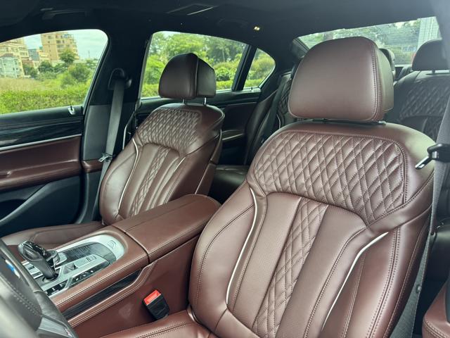 BMW 6 Series 2019 #11 BMW 6 Series 2019 car image #11