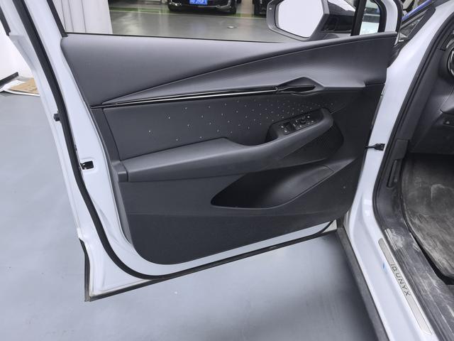 Volkswagen ID.UNYX 06 2024 image de voiture #11