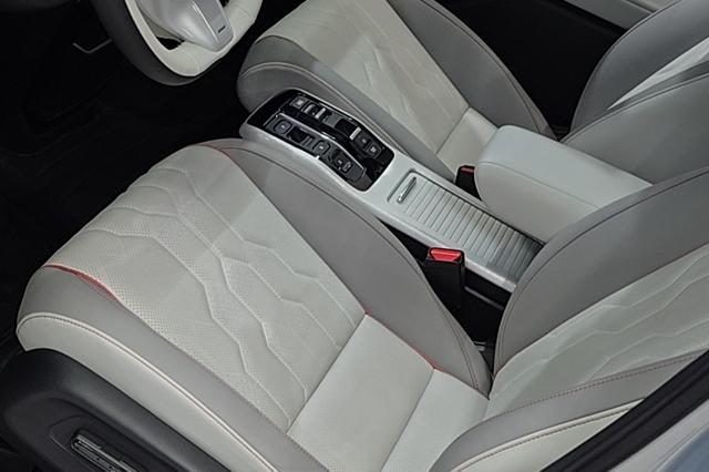 Honda e:NS2 2024 immagine di auto #11