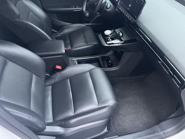 MG 4 EV 2023 car image #11