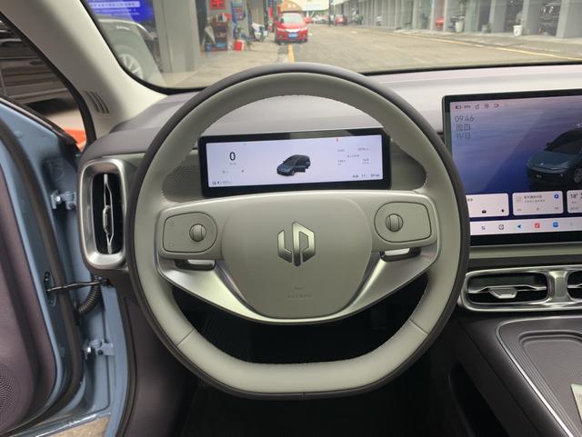 零跑汽车 零跑B01 2025 汽车图片 #11