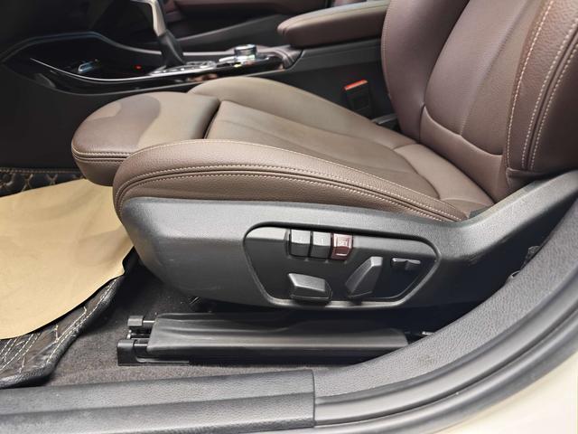 BMW i4 M50 2019 car image #11