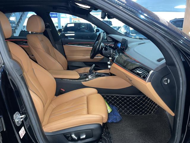 BMW 6 Series GT 2019 car image #11