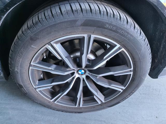 BMW iX M60 2023 car image #11