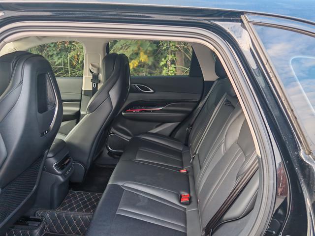 HongQi HS3 PHEV 2024 #11 HongQi HS3 PHEV 2024 car image #11