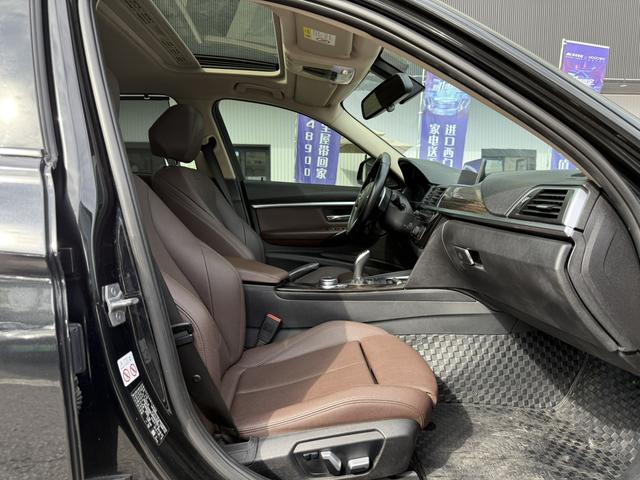 BMW X7 M60i 2018 car image #11