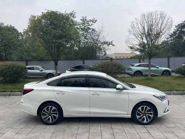 Changan Eado EV 2019 car image #11