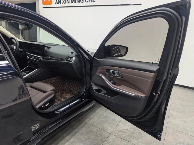 BMW M760Le 2023 #11 BMW M760Le 2023 car image #11