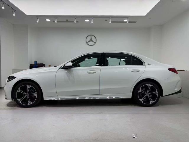 Mercedes-Benz R Class 2023 car image #11