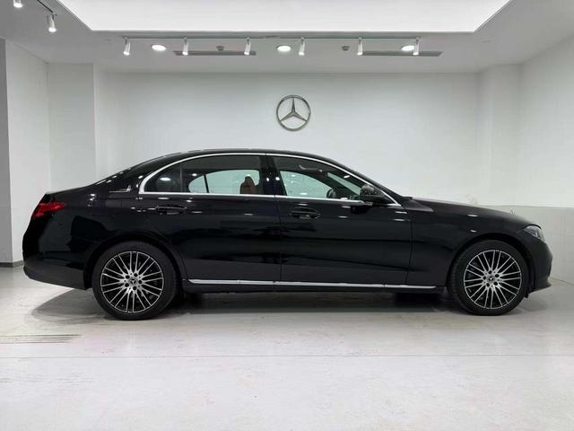 Mercedes-Benz R Class 2023 car image #11