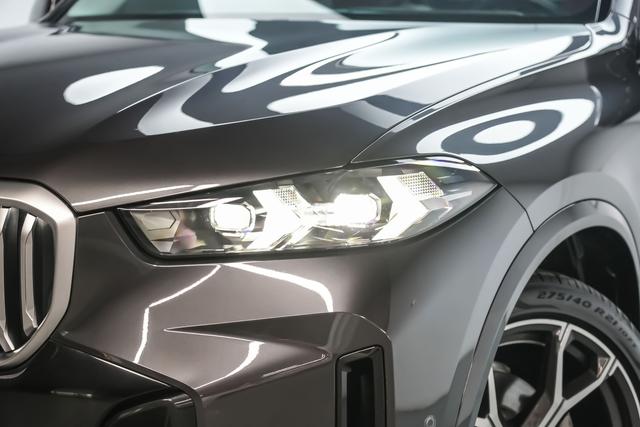 BMW X5 2023 car image #11