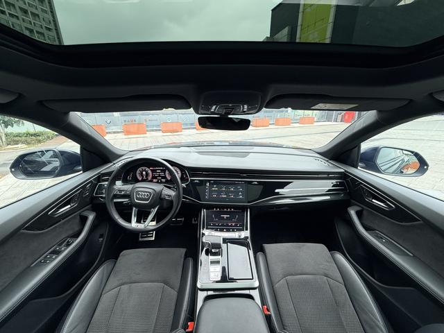 Audi Q8 2021 car image #11