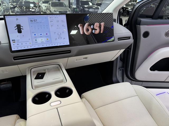 Li i8 2025 изображение автомобиля #11