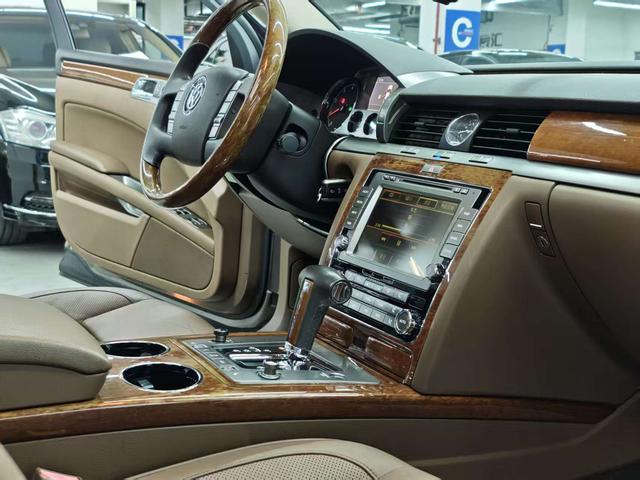 Volkswagen Pheaton 2011 immagine di auto #11