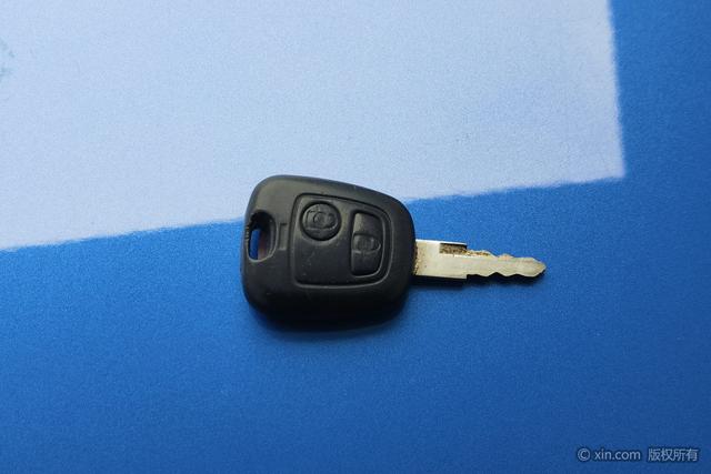 Peugeot 207 2014 car image #11