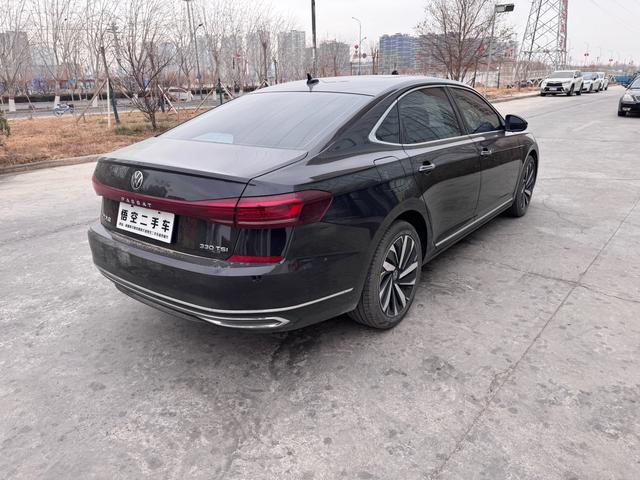 Volkswagen Passat 2021 car image #11