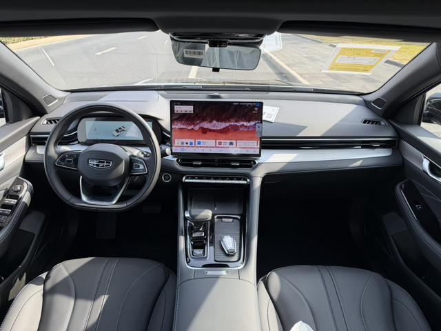 GEELY Preface 2025 car image #11