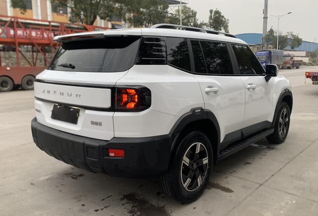 Jetour Freeman 2025 #11 Jetour Freeman 2025 car image #11