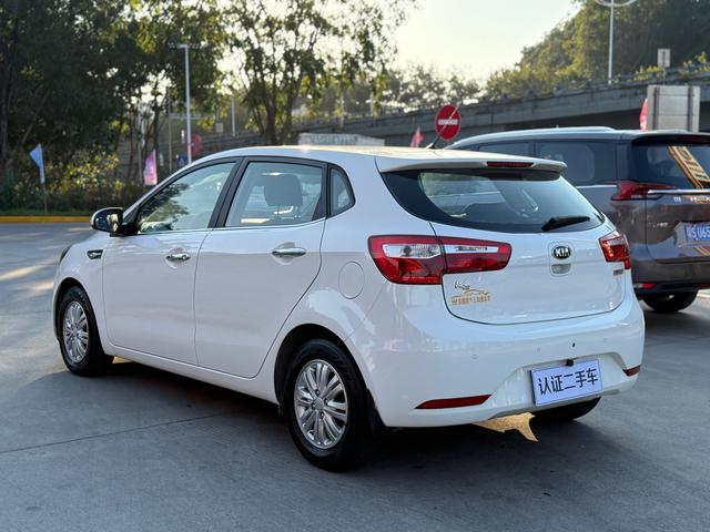 Kia K2 2014 car image #11