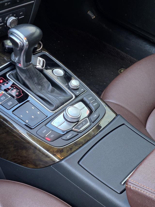 Audi A6L 2015 car image #11