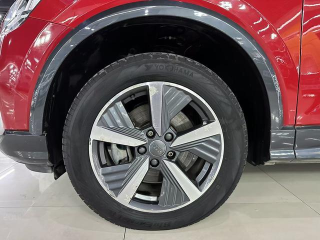 Audi Q2L e-tron 2020 car image #11