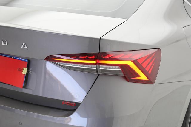 Skoda Octavia 2023 #11 Skoda Octavia 2023 car image #11