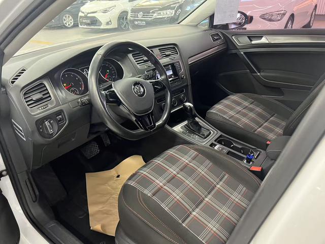 Volkswagen Golf 2016 car image #11
