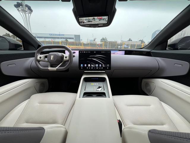 Avatr 2024 car image #11