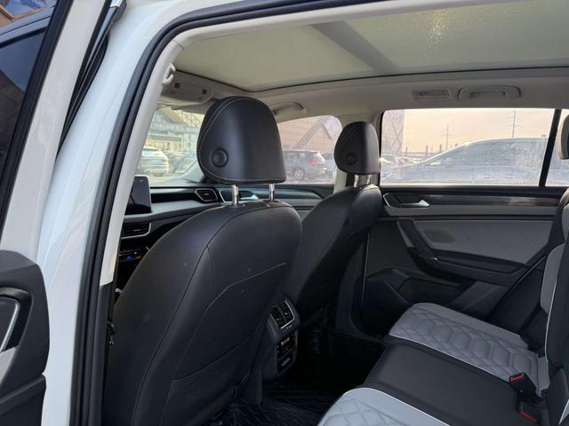 Volkswagen Tayron 2022 immagine di auto #11