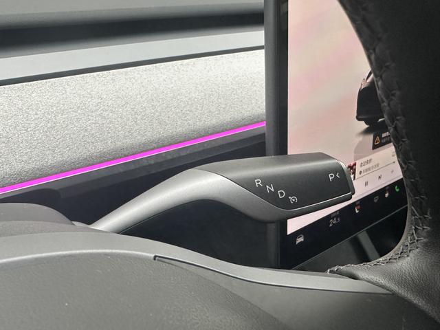 Tesla Model Y 2023 #11 Tesla Model Y 2023 car image #11