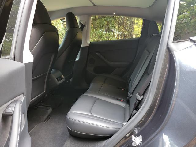 Tesla Model Y 2024 #11 Tesla Model Y 2024 car image #11