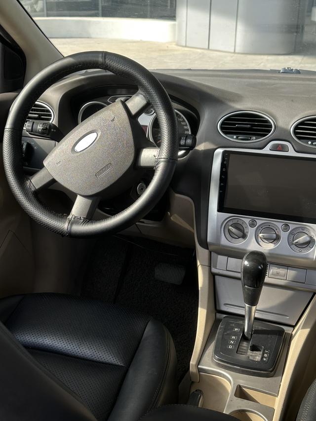 Ford Focus 2009 image de voiture #11