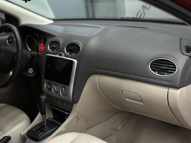 Ford Focus 2012 car image #11