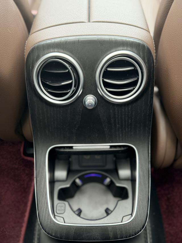 Mercedes-Benz 2022 car image #11