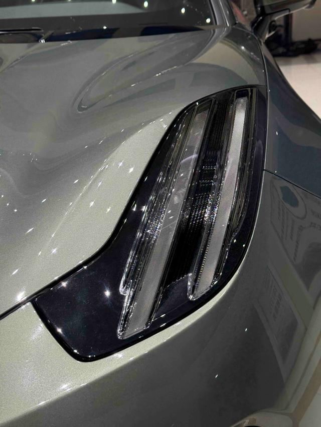 Zeekr 001 2024 car image #11