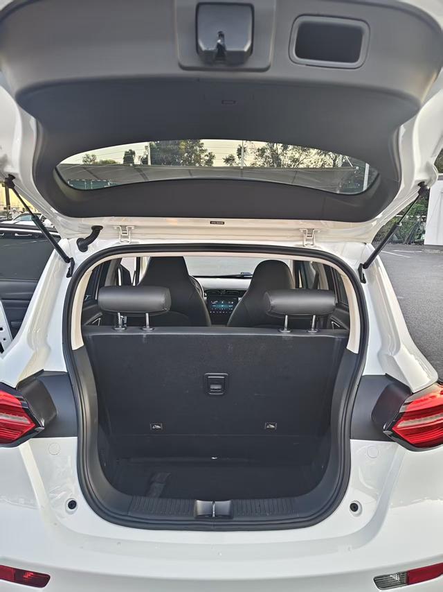 零跑汽车 零跑T03 2021 汽车图片 #11