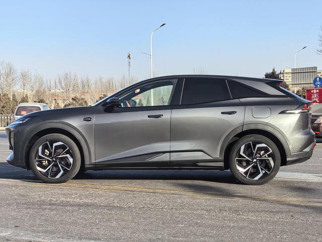 Deepal S07 2025 car image #11