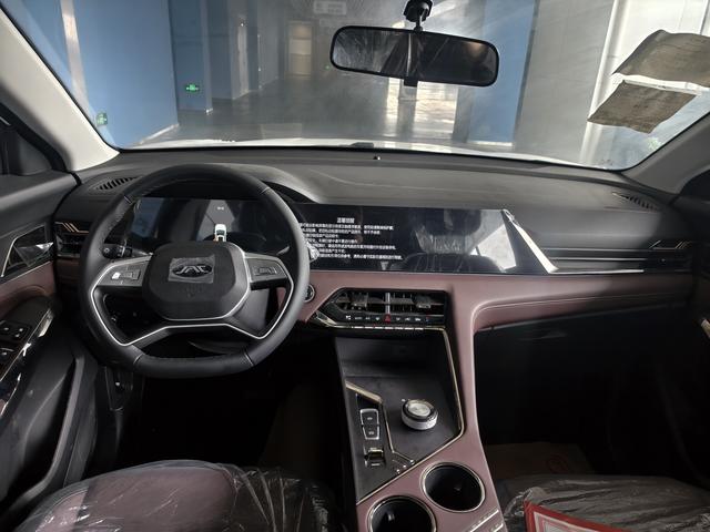 JAC X8 PLUS 2024 car image #11