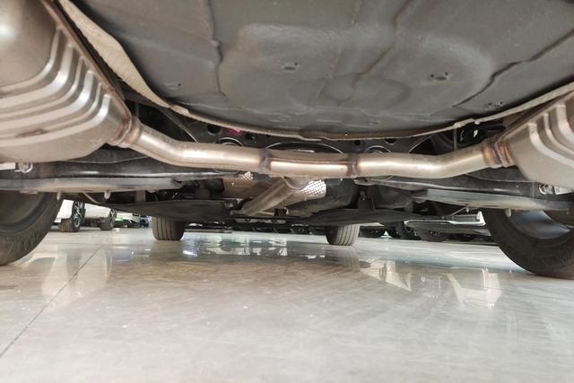 HongQi H5 2025 car image #11