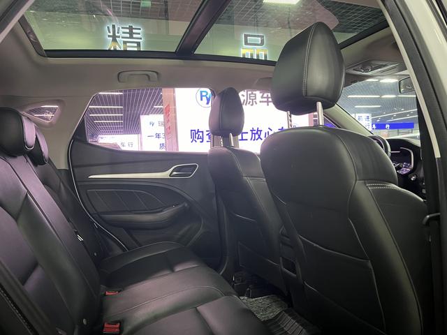 MG ZS 2018 car image #11