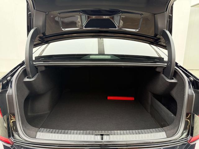 Volkswagen Passat 2023 car image #11