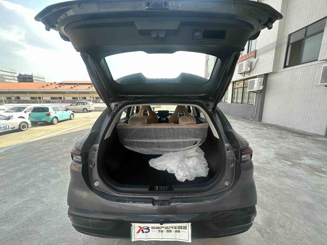 Forthing 2026 car image #11