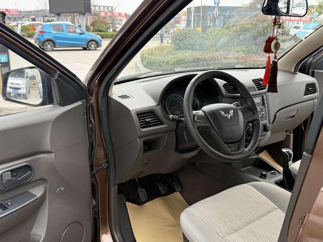 Wuling Hongguang 2016 car image #11