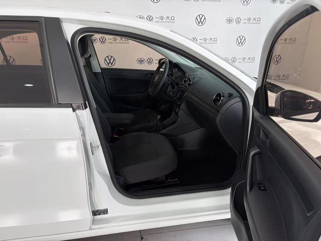 Volkswagen Jetta 2018 immagine di auto #11