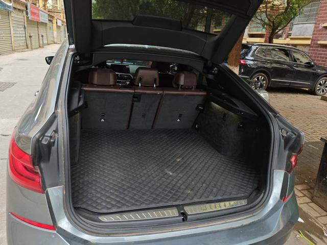 BMW 6 Series GT 2018 изображение автомобиля #11